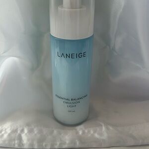 LANEIGE Essential Balancing Emulsion Light - Soft Blue